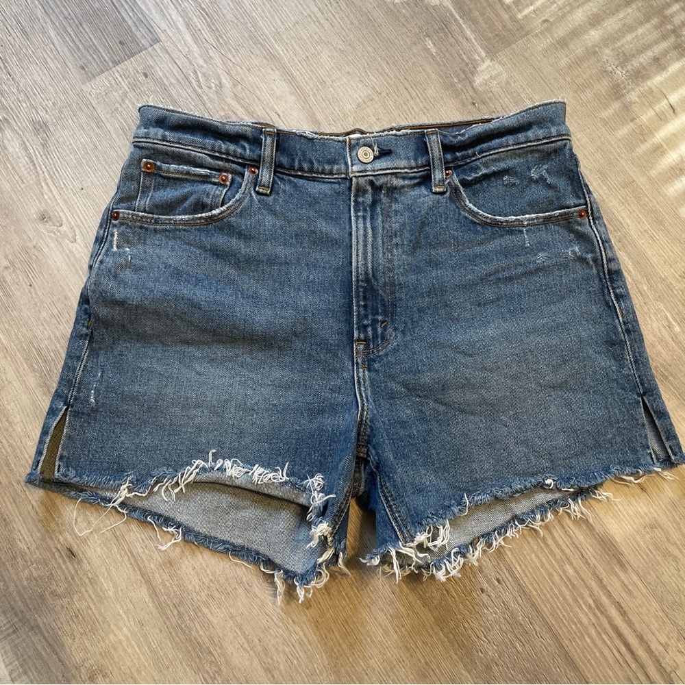 Abercrombie Distressed Denim 4” High Rise Mom Shorts